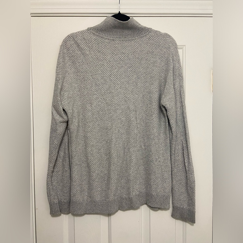 J. McLaughlin Women’s Medium Light Gray Turtleneck Knit Sweater - Picture 3 of 5